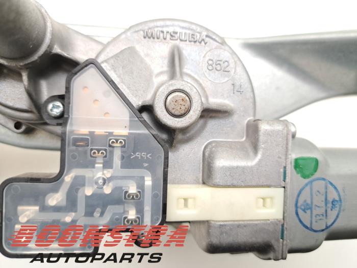 Motor Ruitenwisser achter van een Mazda 2 (DE) 1.3 16V MZR 2014