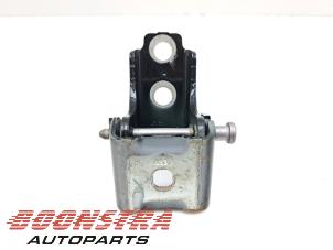 Gebruikte Scharnier deur links-achter Peugeot 508 (8D) 1.6 THP 16V Prijs € 29,95 Margeregeling aangeboden door Boonstra Autoparts