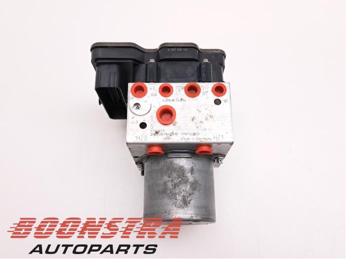 Gebruikte ABS Pomp Porsche Taycan (Y1A) 4S Prijs € 721,95 Margeregeling aangeboden door Boonstra Autoparts