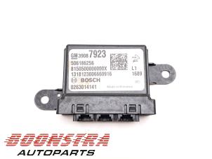 Gebruikte Module PDC Opel Zafira Tourer (P12) 1.6 16V CNG ecoFLEX Turbo Prijs € 24,95 Margeregeling aangeboden door Boonstra Autoparts