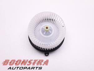 Gebruikte Kachel Ventilatiemotor Dodge 1500 Crew Cab (DS) 5.7 Hemi V8 4x4 Prijs € 84,64 Inclusief btw aangeboden door Boonstra Autoparts