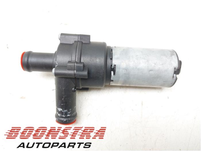 Gebruikte Waterpomp Ferrari 599 GTB/GTO 6.0 V12 48V GTB Prijs € 48,95 Margeregeling aangeboden door Boonstra Autoparts
