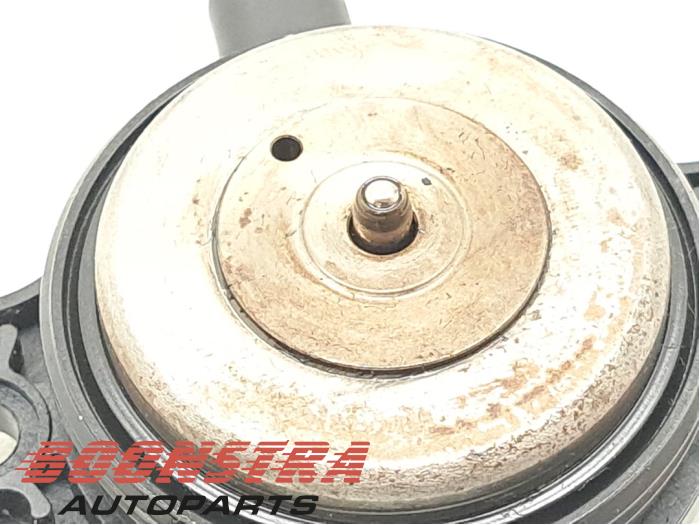 Nokkenas Verstelling van een BMW X1 (E84) sDrive 20i 2.0 16V Twin Power Turbo 2012