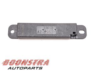 Gebruikte Keyless entry antenne Mercedes CLS (C257) 450 EQ Boost 3.0 24V 4-Matic Prijs € 24,95 Margeregeling aangeboden door Boonstra Autoparts