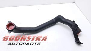 Gebruikte Intercooler Buis Fiat Freemont 2.0 MultiJet 170 16V Prijs € 30,95 Margeregeling aangeboden door Boonstra Autoparts