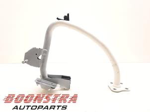 Gebruikte Kofferdeksel Scharnier Maserati Ghibli III 3.0 Diesel Prijs € 45,95 Margeregeling aangeboden door Boonstra Autoparts