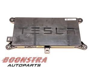 Gebruikte Computer Body Control Tesla Model X 100D Prijs € 199,95 Margeregeling aangeboden door Boonstra Autoparts