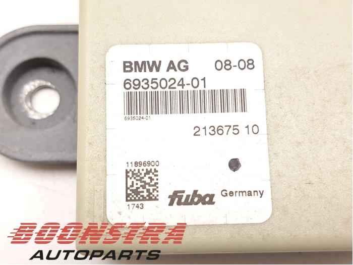BMW 7 Series F01/F02 (2008-2015) Bootlid Antenna Amplifier 6935024 21654023