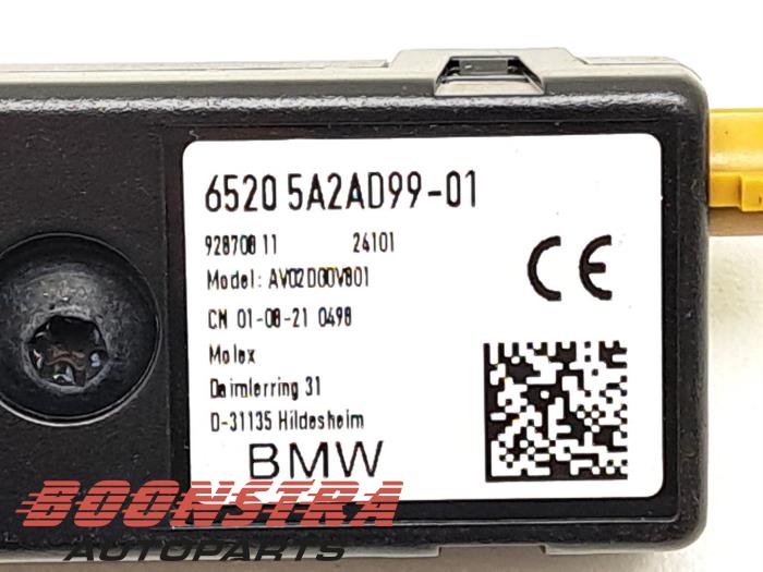 BMW 5 Series G30/G31 (2016-2023) Bootlid Antenna Amplifier 92870811 21740745