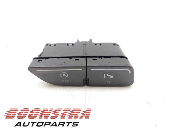 Schakelaar van een Ford Transit Custom 2.0 TDCi 16V Eco Blue 170 2019