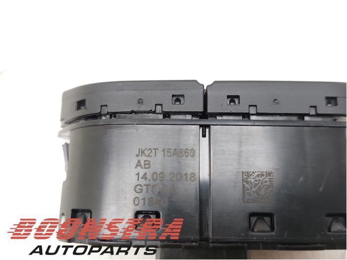 Schakelaar van een Ford Transit Custom 2.0 TDCi 16V Eco Blue 170 2019