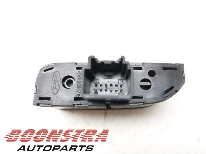 Schakelaar van een Ford Transit Custom 2.0 TDCi 16V Eco Blue 170 2019