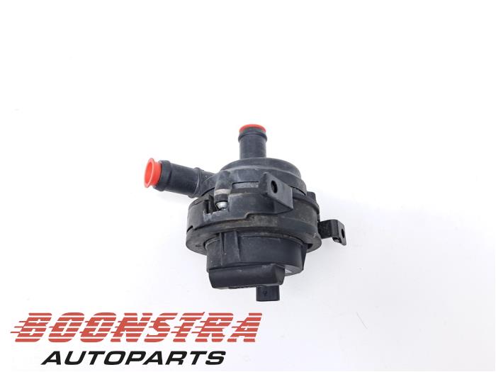 Waterpomp van een Jaguar I-Pace EV400 AWD 2019