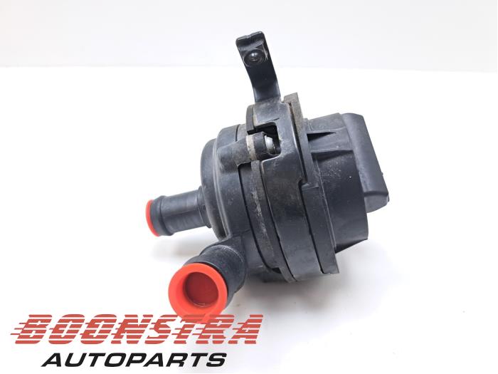 Waterpomp van een Jaguar I-Pace EV400 AWD 2019