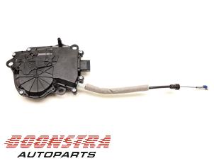 Gebruikte Kofferbak motor Landrover Range Rover IV (LG) 4.4 SDV8 32V Prijs € 24,95 Margeregeling aangeboden door Boonstra Autoparts