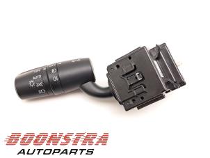 Gebruikte Schakelaar Licht Mazda CX-3 (DJ/DK) 2.0 SkyActiv-G 120 Prijs € 49,95 Margeregeling aangeboden door Boonstra Autoparts
