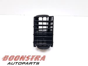 Gebruikte Luchtrooster Dashboard Chrysler 300 C 5.7 V8 Hemi Prijs € 24,95 Margeregeling aangeboden door Boonstra Autoparts