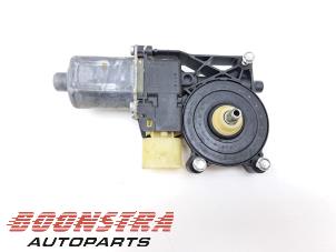 Gebruikte Motor electrisch raam Mini Countryman (F60) 2.0 16V Cooper S Prijs € 59,95 Margeregeling aangeboden door Boonstra Autoparts