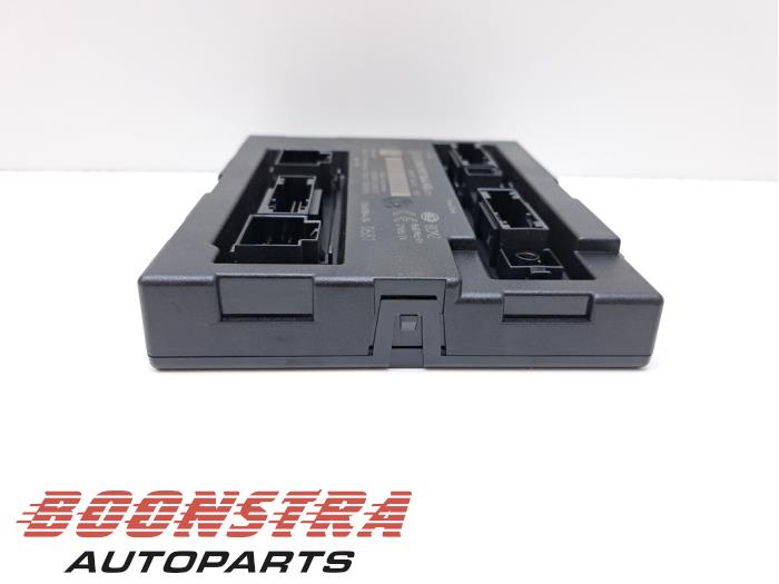 Computer Body Control van een Audi A4 Avant (B8) 2.0 TDI 16V 2015