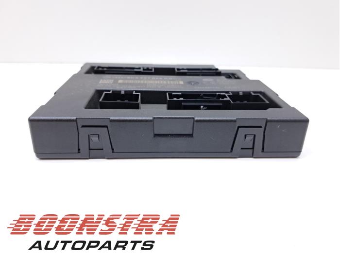 Computer Body Control van een Audi A4 Avant (B8) 2.0 TDI 16V 2015