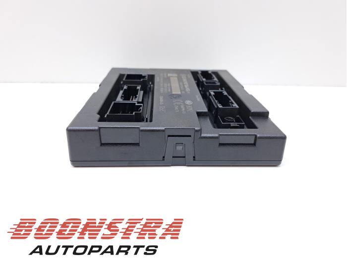 Computer Body Control van een Audi A4 Avant (B8) 2.0 TDI 16V 2015