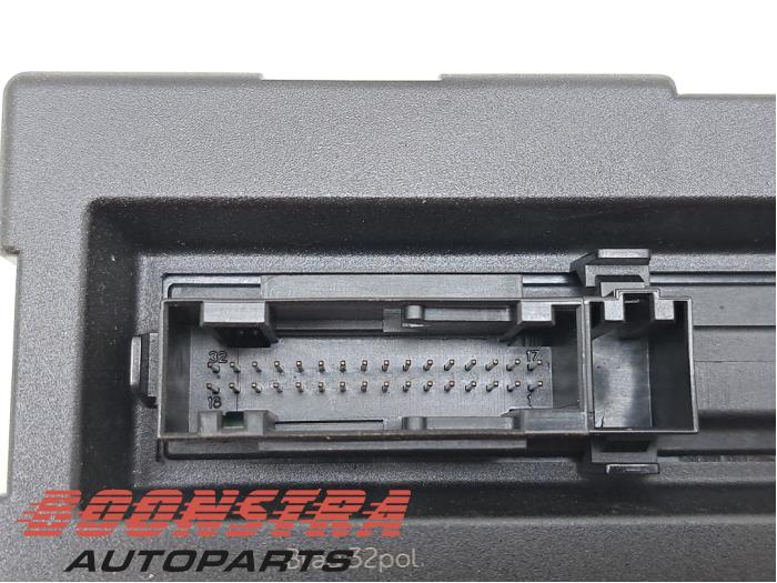 Computer Body Control van een Audi A4 Avant (B8) 2.0 TDI 16V 2015