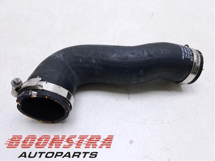 Gebruikte Intercooler Slang Volkswagen Touran (1T3) 2.0 TDI 16V 140 Prijs € 24,95 Margeregeling aangeboden door Boonstra Autoparts