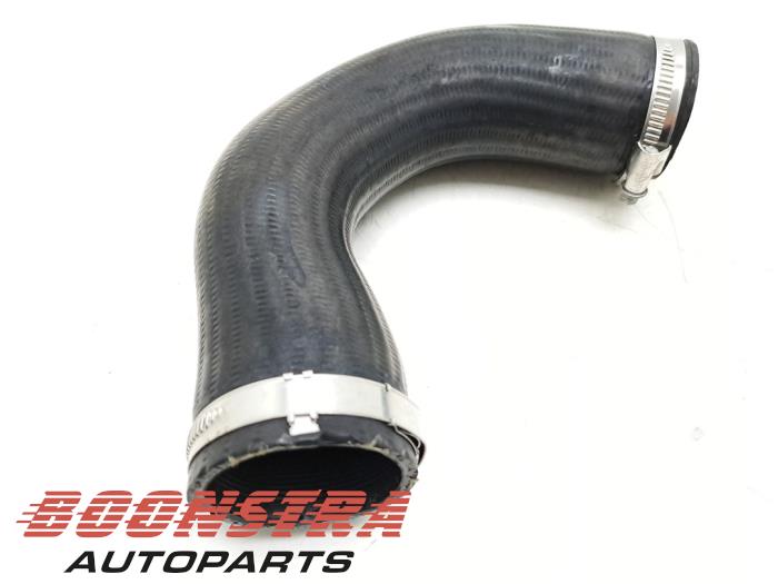 Gebruikte Intercooler Slang Volkswagen Touran (1T3) 2.0 TDI 16V 140 Prijs € 24,95 Margeregeling aangeboden door Boonstra Autoparts