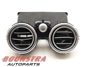 Gebruikte Luchtrooster achter Mercedes C (W205) C-350 e 2.0 16V Prijs € 29,95 Margeregeling aangeboden door Boonstra Autoparts