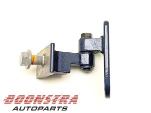 Gebruikte Scharnier deur rechts-voor BMW X3 (G01) xDrive 30e 2.0 TwinPower Turbo 16V Prijs € 29,95 Margeregeling aangeboden door Boonstra Autoparts