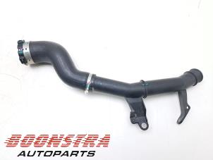 Gebruikte Intercooler Slang Lynk &amp; Co 01 1.5 PHEV Prijs € 73,95 Margeregeling aangeboden door Boonstra Autoparts