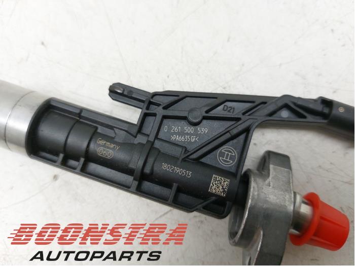 BMW 5 Series G30/G31 (2016-2023) Fuel Injector 13538625396 22817335