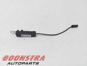 Gebruikte Antenne Lynk &amp; Co 01 1.5 PHEV Prijs € 68,95 Margeregeling aangeboden door Boonstra Autoparts