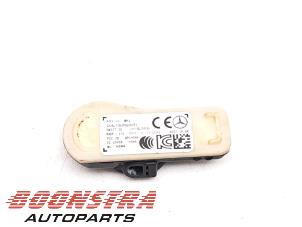 Gebruikte Bandenspanningsensor Mercedes Vito (447.6) 1.6 111 CDI 16V Prijs € 54,39 Inclusief btw aangeboden door Boonstra Autoparts