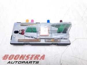 Gebruikte GPS Antenne Volvo S60 III (ZS) 2.0 B4 16V Mild Hybrid Geartronic Prijs € 39,95 Margeregeling aangeboden door Boonstra Autoparts