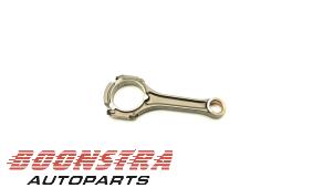 Gebruikte Drijfstang Mercedes C (W205) C-63 AMG 4.0 V8 Biturbo Prijs € 69,95 Margeregeling aangeboden door Boonstra Autoparts