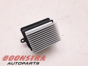 Gebruikte Kachel Weerstand Peugeot 3008 II (M4/MC/MJ/MR) 1.6 16V Hybrid Prijs € 24,95 Margeregeling aangeboden door Boonstra Autoparts