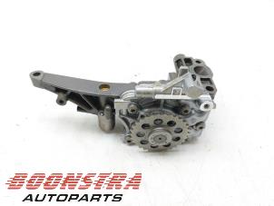 Gebruikte Oliepomp Mercedes C (W205) C-63 AMG 4.0 V8 Biturbo Prijs € 299,95 Margeregeling aangeboden door Boonstra Autoparts