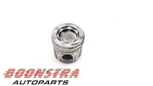 Gebruikte Zuiger Iveco New Daily VI 33S14, 35C14, 35S14 Prijs € 168,13 Inclusief btw aangeboden door Boonstra Autoparts