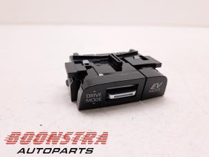 Gebruikte Schakelaar Toyota Corolla Touring Sport (E21/EH1) 2.0 16V Hybrid Prijs € 24,95 Margeregeling aangeboden door Boonstra Autoparts