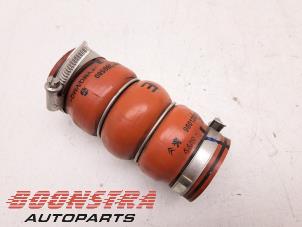 Gebruikte Intercooler Slang Citroen C4 Cactus (0B/0P) 1.2 PureTech 110 12V Prijs € 24,95 Margeregeling aangeboden door Boonstra Autoparts