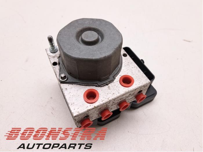 Gebruikte ABS Pomp Peugeot 108 1.0 12V Prijs € 24,95 Margeregeling aangeboden door Boonstra Autoparts