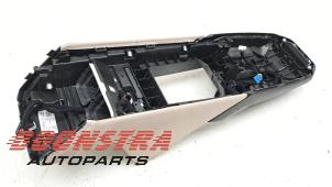 Gebruikte Middenconsoles BMW iX (I20) xDrive40 77 kWh Prijs € 49,95 Margeregeling aangeboden door Boonstra Autoparts