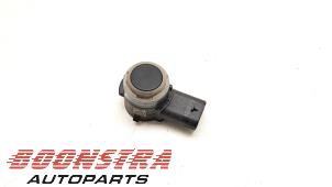 Gebruikte PDC Sensor Citroen C4 Cactus (0B/0P) 1.2 PureTech 110 12V Prijs € 24,95 Margeregeling aangeboden door Boonstra Autoparts