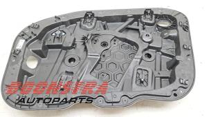 Gebruikte Raammechaniek 4Deurs rechts-voor Volvo XC40 (XZ) 1.5 T5 Plug-in Hybrid 16V Prijs € 38,95 Margeregeling aangeboden door Boonstra Autoparts