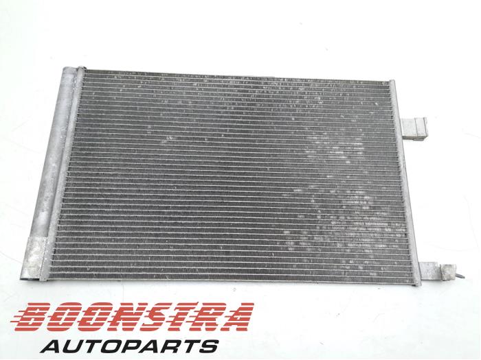 Gebruikte Airco Condensor Landrover Range Rover Velar (LY) 3.0 D300 AWD Prijs € 124,95 Margeregeling aangeboden door Boonstra Autoparts