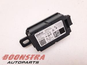 Gebruikte Antenne Versterker BMW iX (I20) xDrive40 77 kWh Prijs € 24,95 Margeregeling aangeboden door Boonstra Autoparts