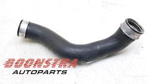 Gebruikte Intercooler Slang Mercedes E Combi (S211) 3.0 E-320 CDI 4-Matic V6 24V Prijs € 24,95 Margeregeling aangeboden door Boonstra Autoparts