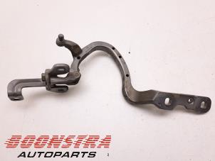 Gebruikte Scharnier Achterklep BMW iX (I20) xDrive40 77 kWh Prijs € 87,95 Margeregeling aangeboden door Boonstra Autoparts