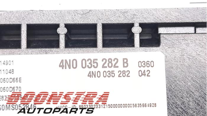 Telefoon Module van een Lamborghini Urus 4.0 V8 2022